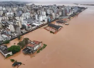 Defesa Civil manda evacuar centro histórico de Porto Alegre
