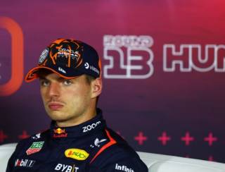 Red Bull proíbe Verstappen de jogar videogame antes de corridas