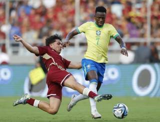 Seleção Brasileira sai na frente, mas cede empate contra a Venezuela