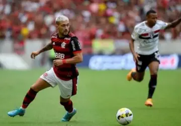 Flamengo desmente vizinhos sobre festas de Arrascaeta