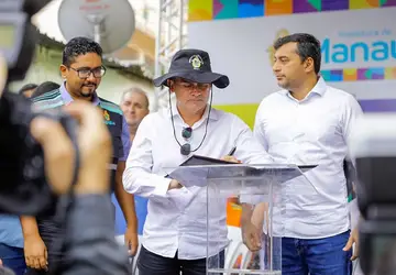 Prefeito David Almeida e governador Wilson Lima assinam ordem de serviço da feira do São Francisco