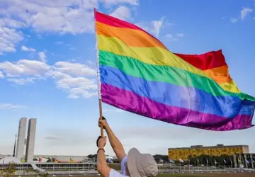 Câmara adia votação projeto que proíbe casamento homoafetivo