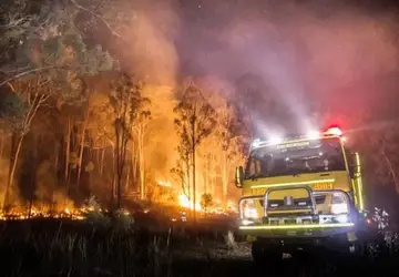 Austrália: autoridades pedem fuga em massa devido a incêndio florestal