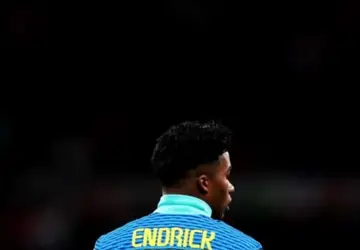 Ídolo do Chelsea elogia Endrick e o compara com Romário