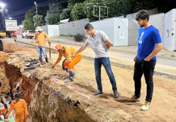 Prefeitura de Manaus implanta 90 metros de nova rede de drenagem e moradores se mostram satisfeitos com a evolução da obra