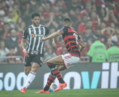 Flamengo empata com Atlético-MG e fica mais longe do título