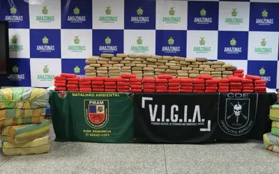 Forças de segurança apreendem 600 quilos de drogas e prendem cinco homens no Amazonas