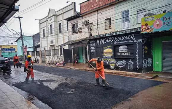 Prefeitura intensifica serviços de recomposição asfáltica no bairro Nova Esperança