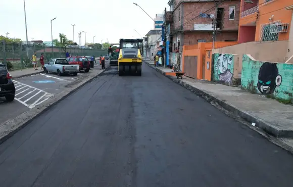 Programa Asfalta Manaus recupera mais ruas do centro da cidade
