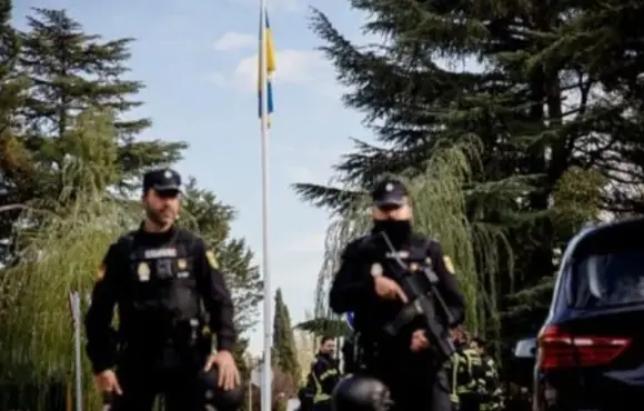 Carta-bomba enviada à embaixada da Ucrânia em Madri fere funcionário